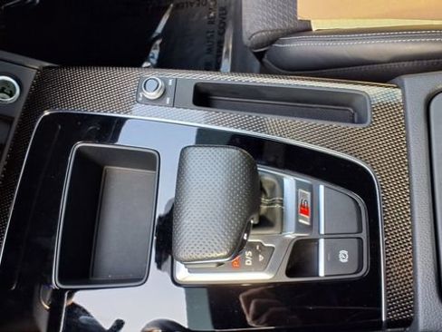 Used 2022 Audi SQ5 Premium w/ Convenience Package image 27