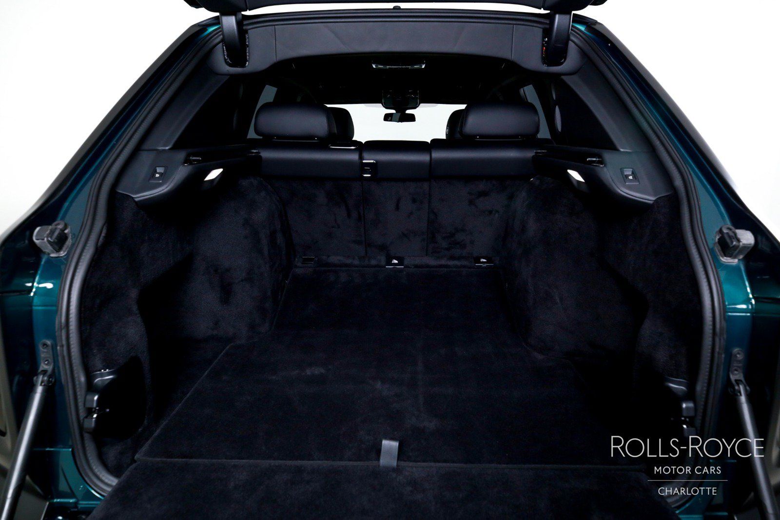 Used 2023 Rolls-Royce Cullinan AWD/4WD image 22