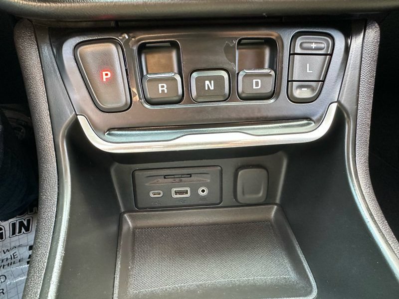 Used 2018 GMC Terrain SLE w/ Infotainment Package I FWD image 18