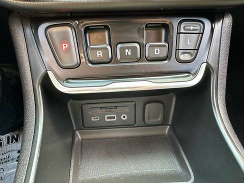 Used 2018 GMC Terrain SLE w/ Infotainment Package I FWD image 18