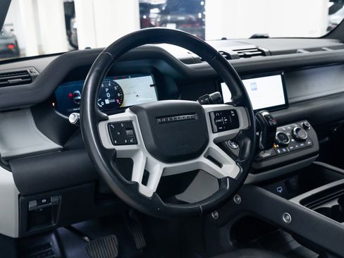 Used 2022 Land Rover Defender 90 image 9