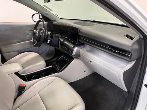 Used 2024 Hyundai Kona Limited FWD image 11