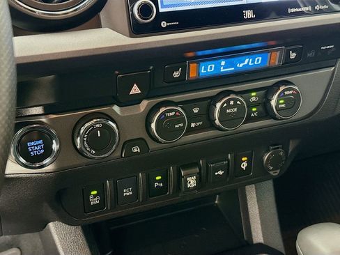 Used 2023 Toyota Tacoma TRD Off-Road w/ TRD Premium Off Road Package image 18