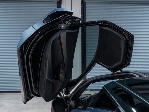 Used 2018 McLaren 720S Performance RWD image 22
