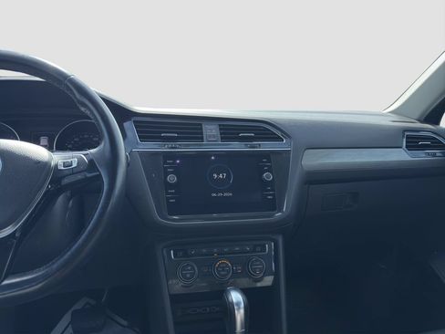 Used 2018 Volkswagen Tiguan SEL AWD/4WD image 15