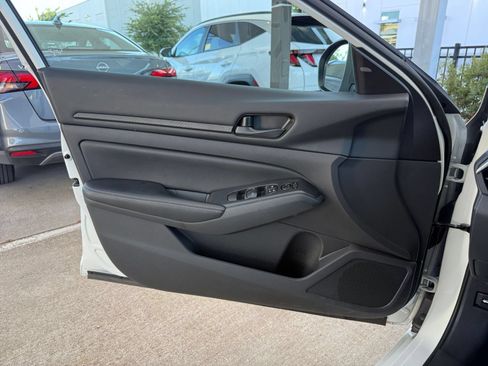 Used 2026 Nissan Altima 2.5 SV FWD image 18