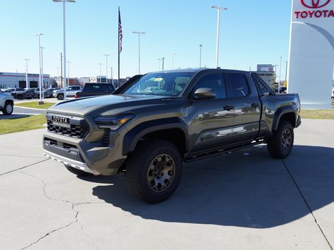 New 2025 Toyota Tacoma Trailhunter image 4