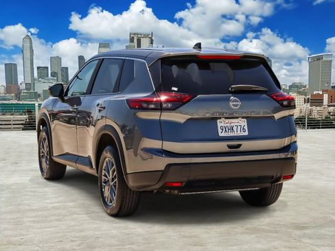 Used 2026 Nissan Rogue SV FWD image 6