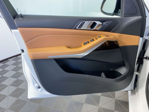 Certified 2024 BMW X5 sDrive40i w/ M Sport Package image 10