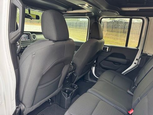 Used 2021 Jeep Wrangler Unlimited Sahara w/ Safety Group image 26