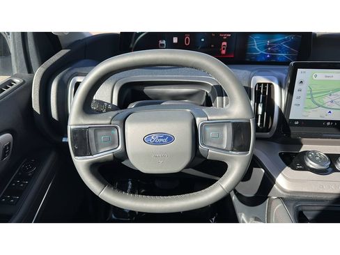Used 2025 Ford Expedition Active AWD/4WD image 13