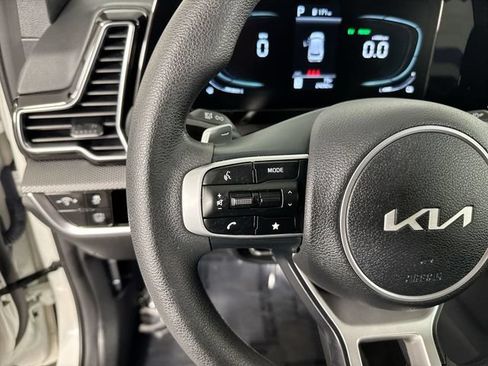 Used 2024 Kia Sportage LX AWD/4WD image 12