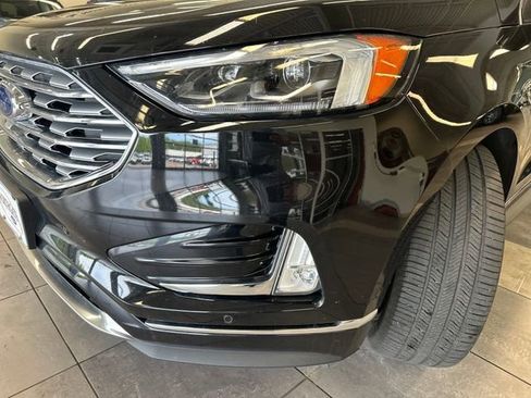 Used 2019 Ford Edge Titanium w/ Equipment Group 301A AWD/4WD image 15
