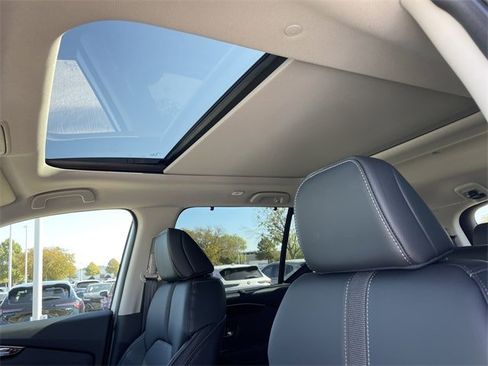 New 2025 Honda Pilot Touring image 24