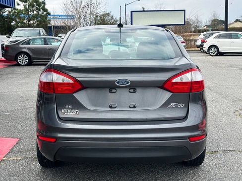 Used 2015 Ford Fiesta SE image 4