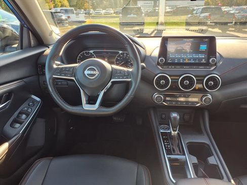 Used 2024 Nissan Sentra SR w/ SR Premium Package image 9