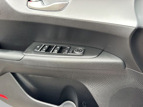 Used 2023 Kia Forte LX FWD image 19