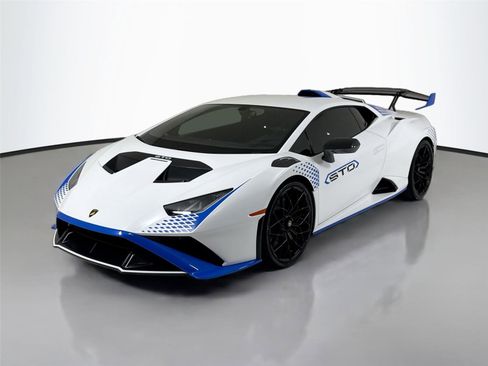 Used 2022 Lamborghini Huracan STO image 10
