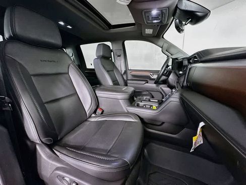 Used 2024 GMC Sierra 3500 Denali w/ Denali Reserve Package AWD/4WD image 15