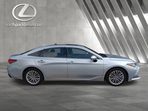 Used 2021 Toyota Avalon Limited w/ Advanced Safety Package image 4