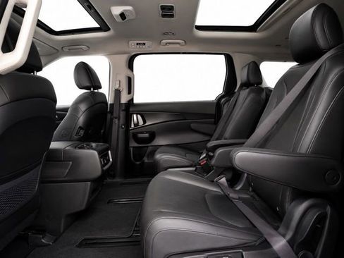 Used 2026 Kia Carnival SX w/ SX Dark Edition Package FWD image 22