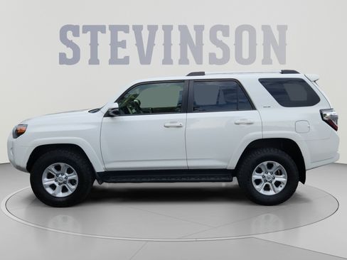 Used 2022 Toyota 4Runner SR5 Premium AWD/4WD image 2