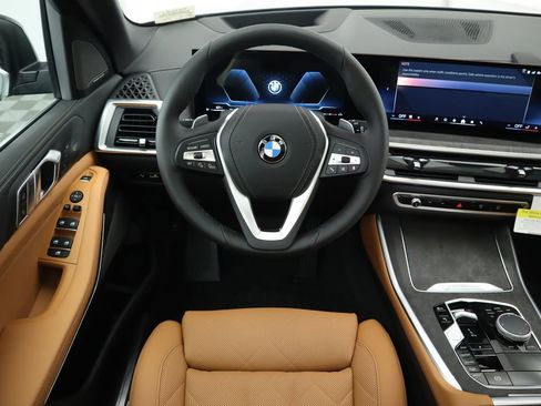 Used 2026 BMW X5 xDrive40i image 11
