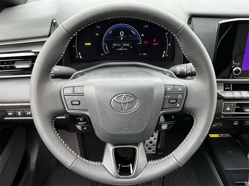 New 2026 Toyota Camry Hybrid image 11