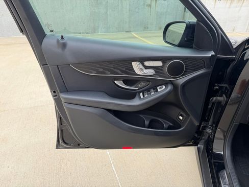 Used 2017 Mercedes-Benz GLC 300 image 10