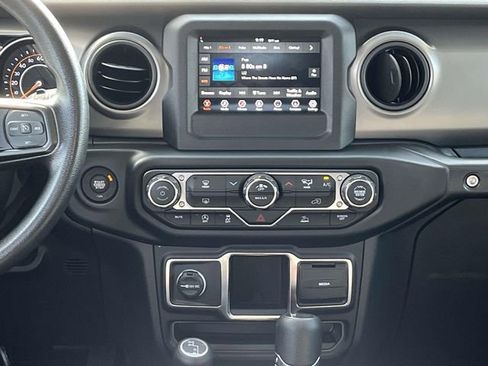 Used 2023 Jeep Wrangler Unlimited Sport AWD/4WD image 15