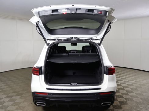 Used 2025 Mercedes-Benz GLB 250 4MATIC image 13