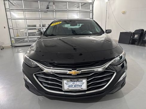 Used 2023 Chevrolet Malibu LS FWD image 2