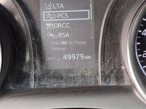 Used 2023 Toyota Camry SE image 19