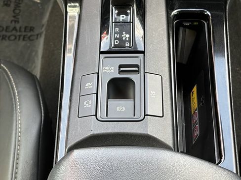 Certified 2024 Toyota Prius XLE FWD image 31