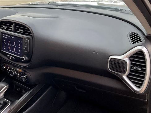 Used 2024 Kia Soul LX w/ Option Group 015 image 17