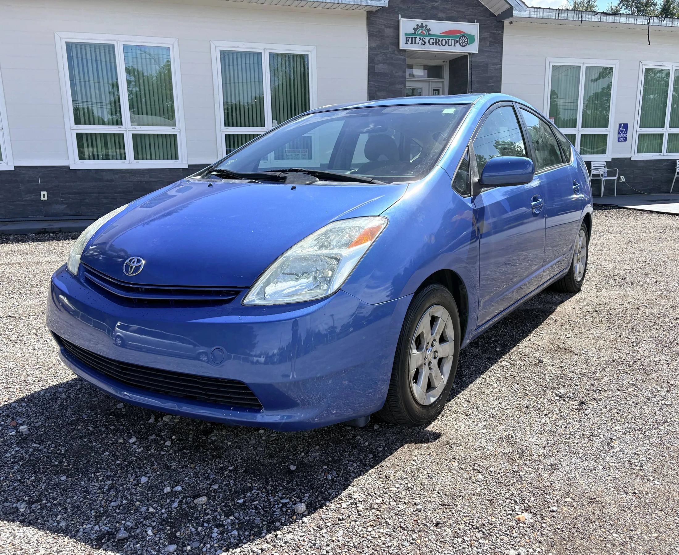 Used 2005 Toyota Prius w/ Pkg 1 FWD image 1
