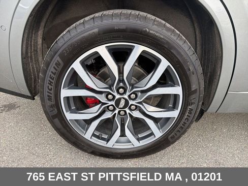 Used 2024 Cadillac XT6 Sport w/ Technology Package AWD/4WD image 34