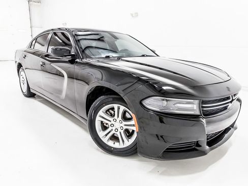 Used 2021 Dodge Charger SXT w/ Leather Interior Group RWD image 8