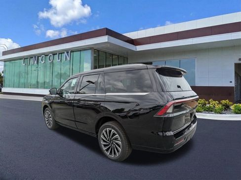 New 2026 Lincoln Navigator Black Label AWD/4WD image 3