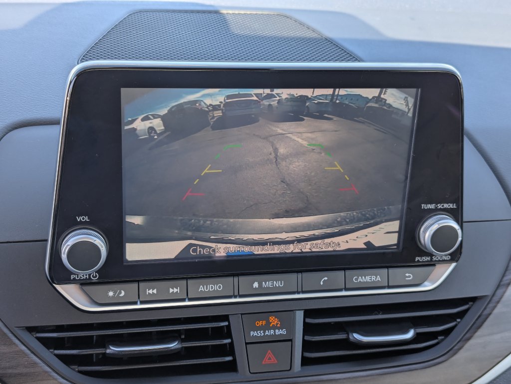Used 2025 Nissan Altima 2.5 SV FWD image 17