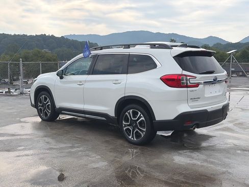 Used 2023 Subaru Ascent Limited AWD/4WD image 4