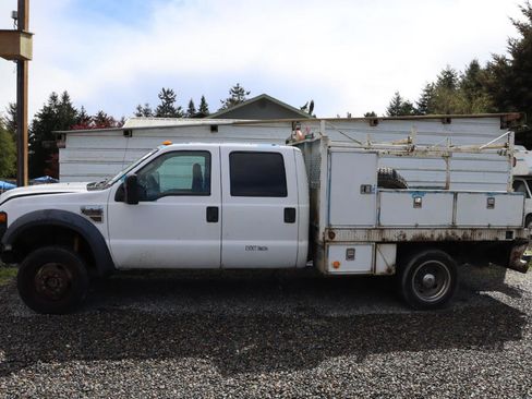 Used 2009 Ford F550 4x4 Crew Cab Super Duty image 2