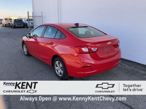 Used 2018 Chevrolet Cruze LS image 27