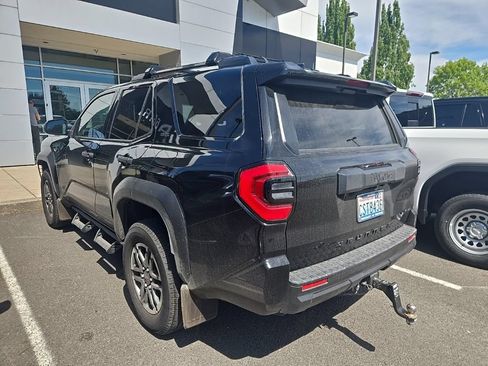 Used 2025 Toyota 4Runner SR5 AWD/4WD image 2
