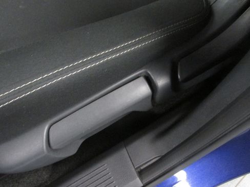 Used 2023 Nissan Rogue S image 27