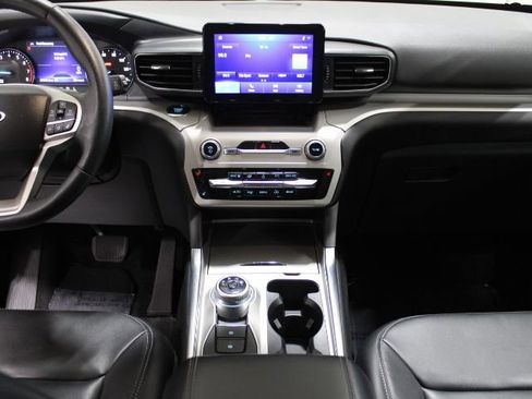 Used 2023 Ford Explorer XLT w/ Equipment Group 202A image 26