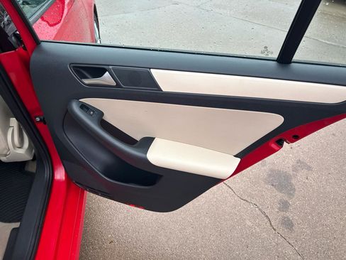 Used 2012 Volkswagen Jetta SE image 13