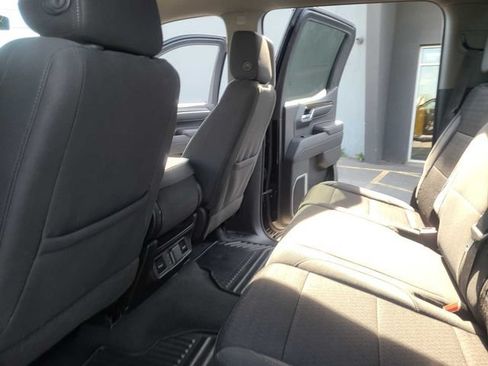 Used 2022 Chevrolet Silverado 1500 LT AWD/4WD image 24