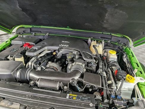 Used 2018 Jeep Wrangler Unlimited Rubicon AWD/4WD image 34