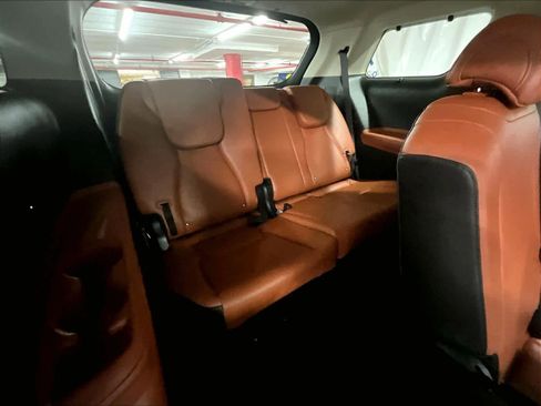 Used 2024 Kia Carnival SX image 17